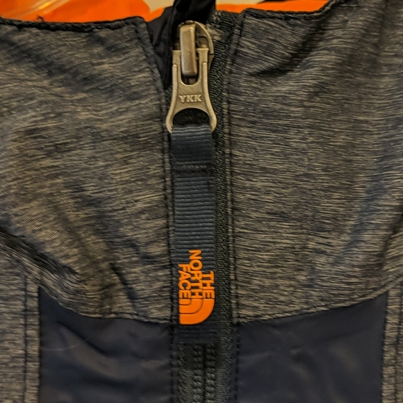THE NORTH FACE ZIP UP JACKET - Picture 3 of 8